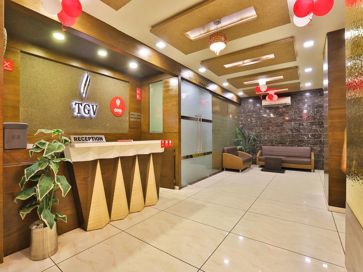 Oyo 13253 The Grand Vinayak Hotel Ahmedabad Extérieur photo