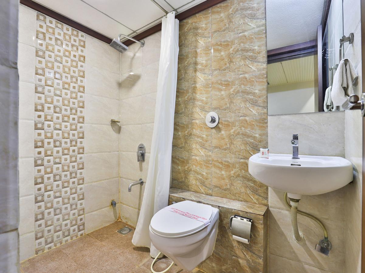Oyo 13253 The Grand Vinayak Hotel Ahmedabad Extérieur photo