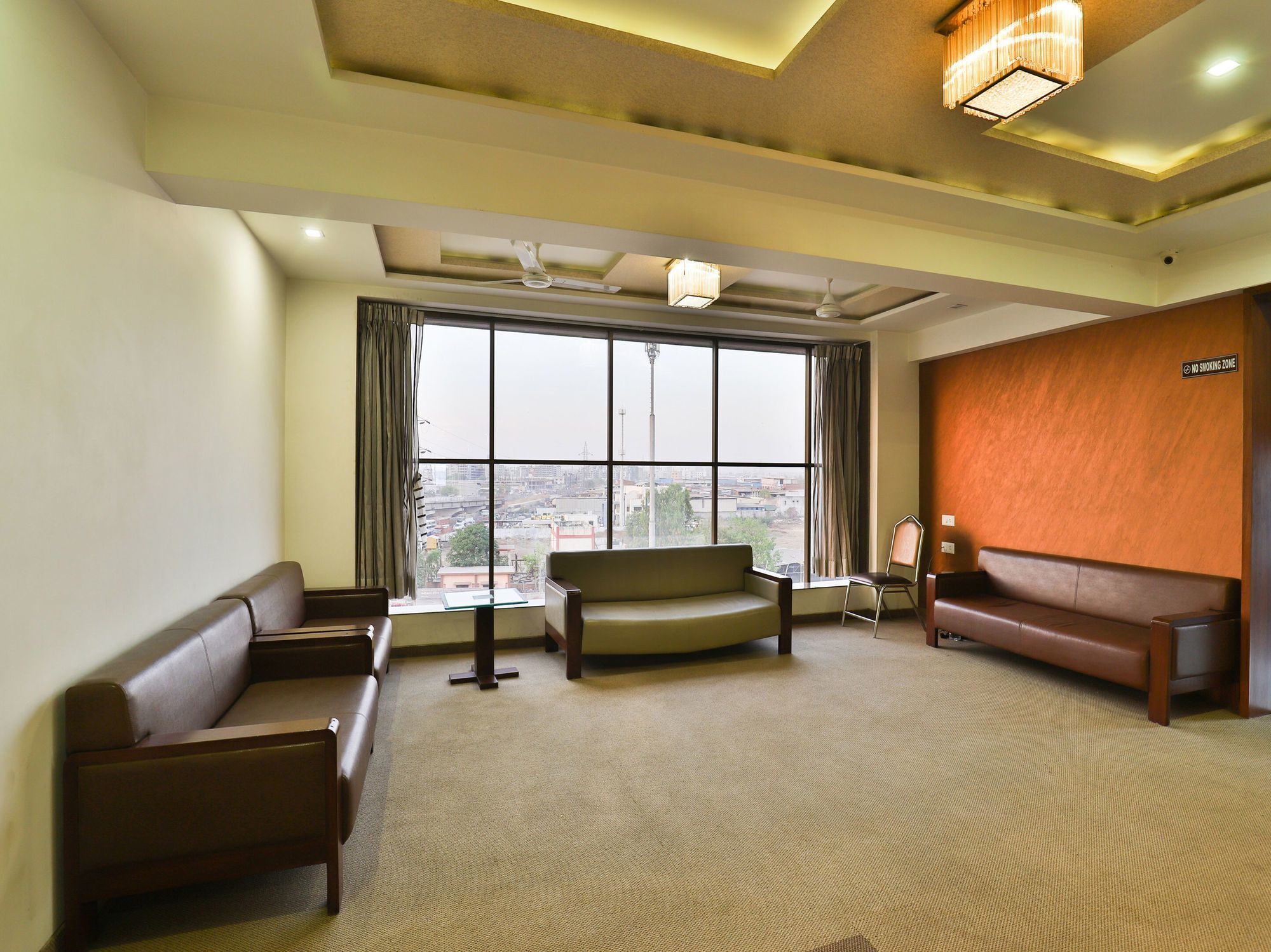 Oyo 13253 The Grand Vinayak Hotel Ahmedabad Extérieur photo